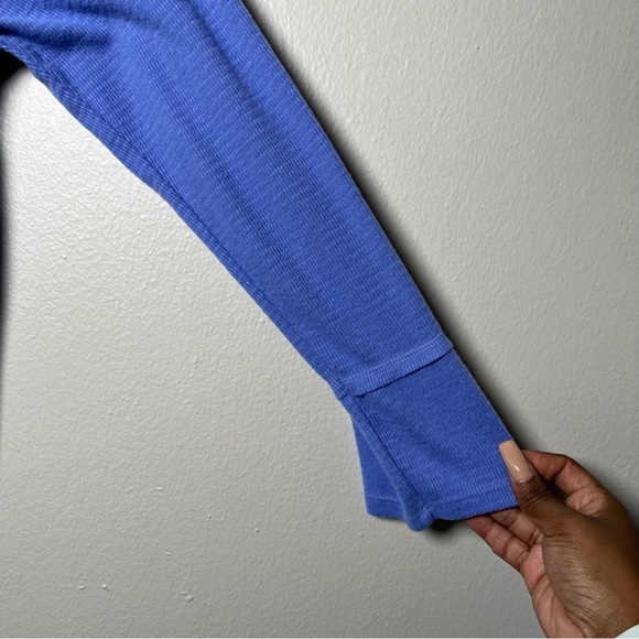 Wildfox Womn Sweatshirt Sweater XL periwinkle Blue VNeck Long Sleeve Waffle Knit - Picture 6 of 7